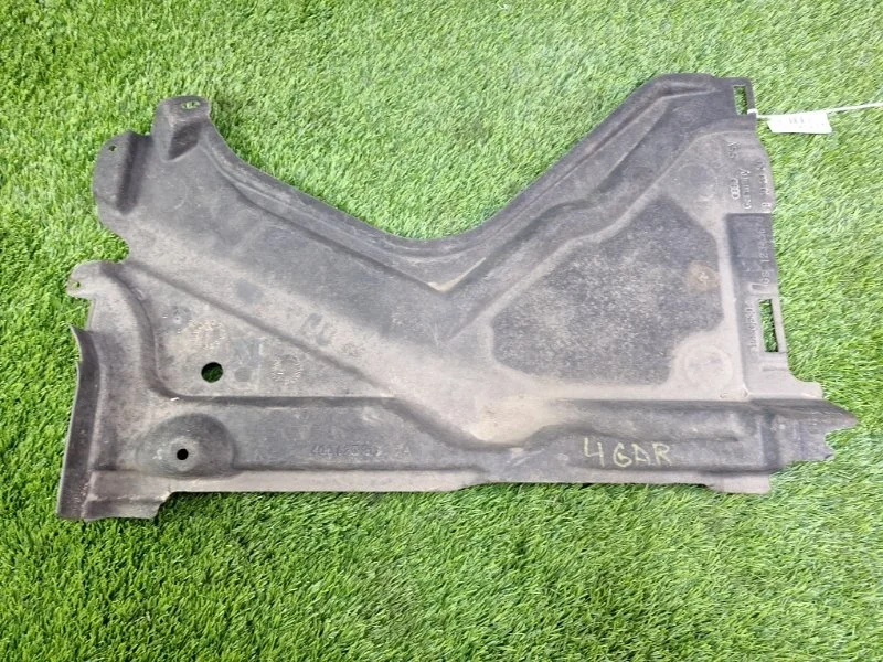 Защита днища Audi A6 2011 4G0825216A C7 CHV 2.8, задняя правая