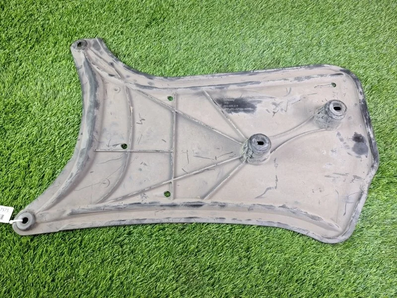 Защита днища Audi A4 2013 8K0825219 B8 CDN 2.0T, задняя правая