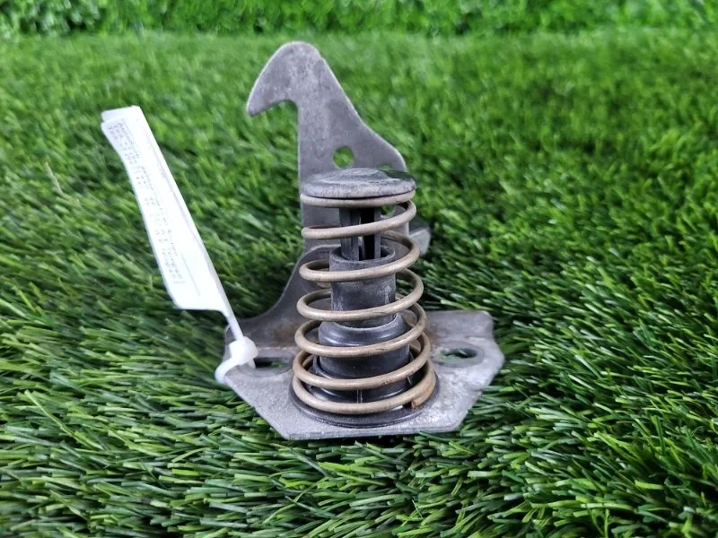 Крюк замка капота BMW X3 2008 7034256 E83 N52 B25A