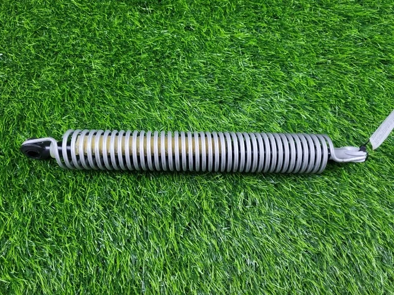 Пружина багажника BMW 5-Series 2013 7204367 F10 N20 B20B, задняя правая