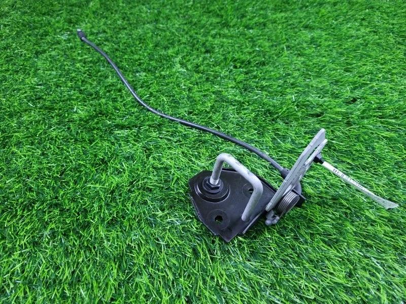 Крюк капота BMW 5-Series 2013 7183763 F10 N20 B20B, левый