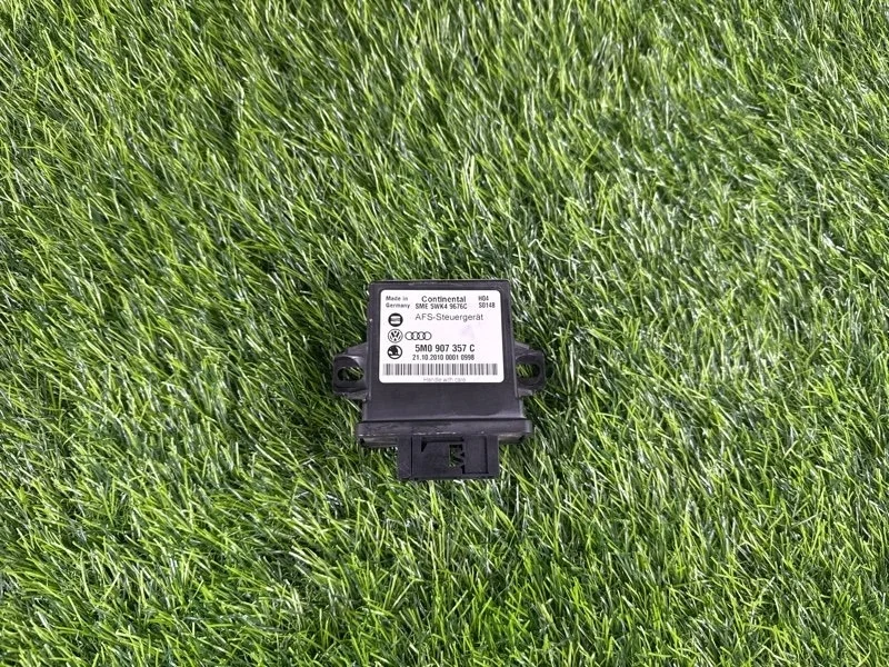 Блок управления светом Volkswagen Tiguan 2011 5M0907357C 5N CCZ 2.0T