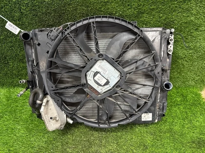 Пакет охлаждения BMW 3-Series 2006 17117559273 E90 N52 B25A, передний