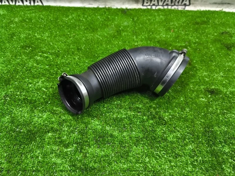 Патрубок воздушного фильтра Audi A5 2014 06H129629E 8T CDN