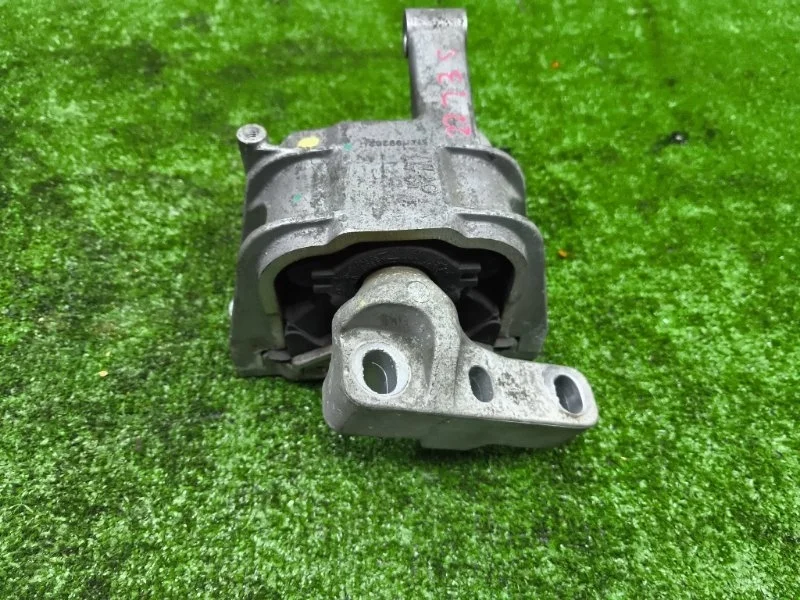 Подушка двигателя volkswagen Tiguan 2008 5N0199262K 5N1 CAWA