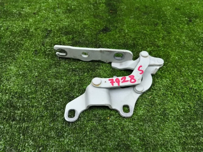 Петля капота правая BMW 1 2008 41617210674 E87 N52B30AF