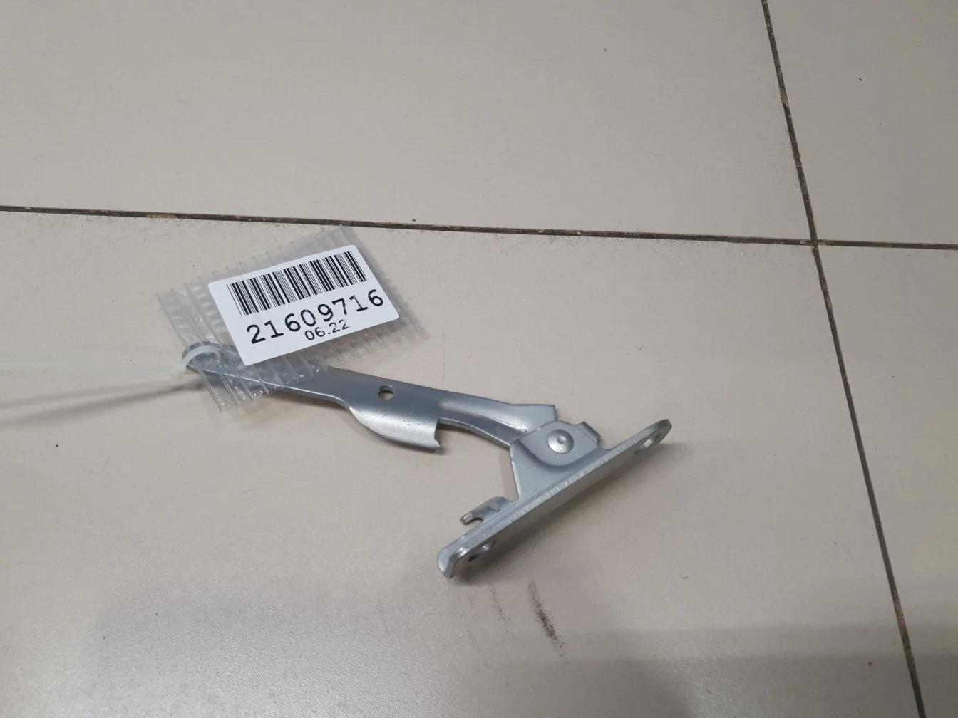 Петля капота правая для Renault Logan 2005-2014