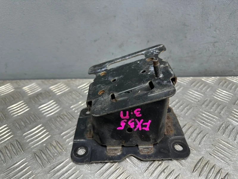 Крепление усилителя Infiniti FX35 S51