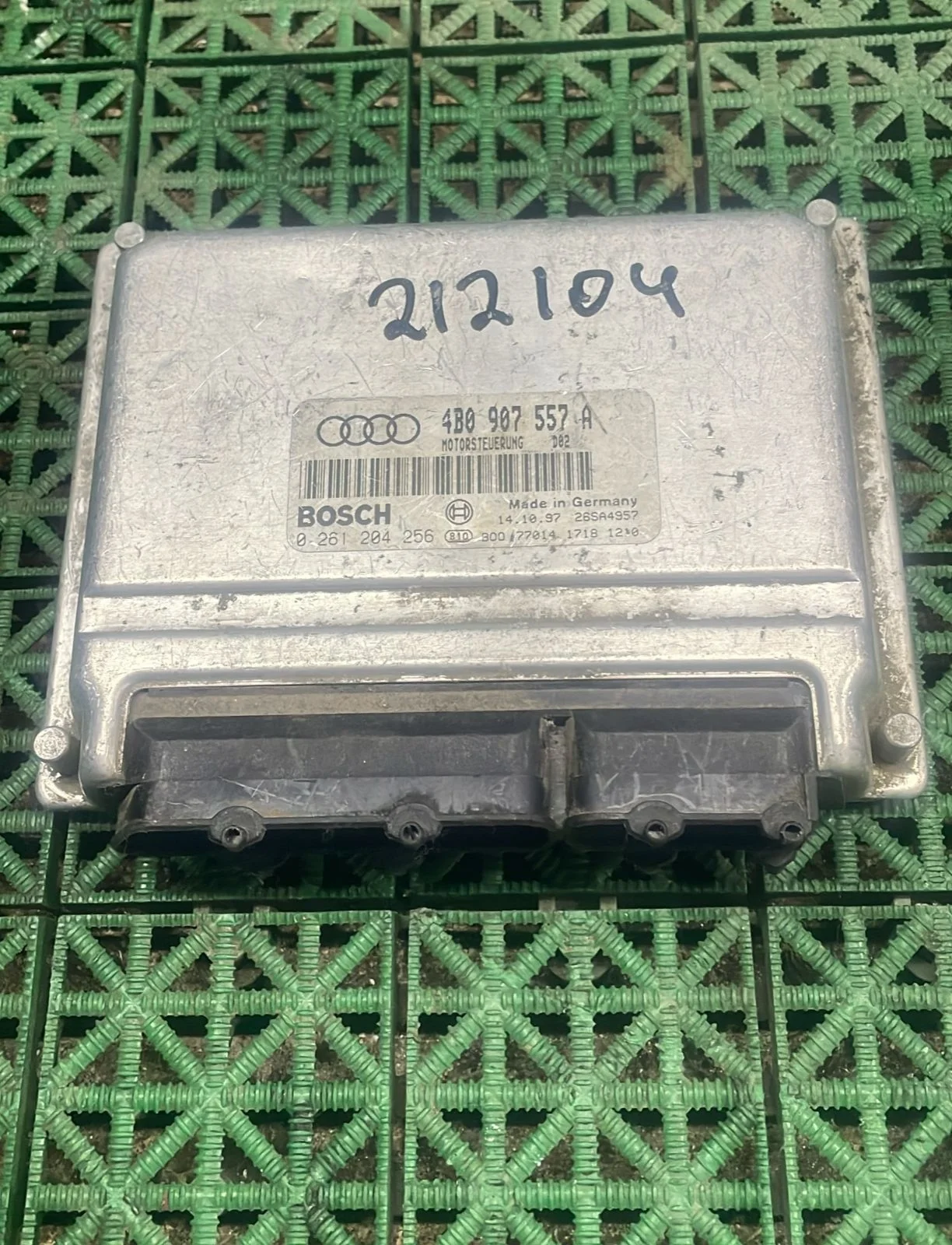 Блок управления двигателя ДВС ЭБУ AUDI A6 C5 1,8 AEB 1997- Б/У A6 C5(1997-2004)