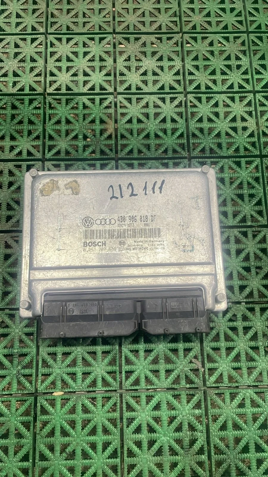 Блок управления двигателя ДВС ЭБУ VOLKSWAGEN PASSAT B5+ AWT 2001- Б/У PASSAT B5+(2001-2004)