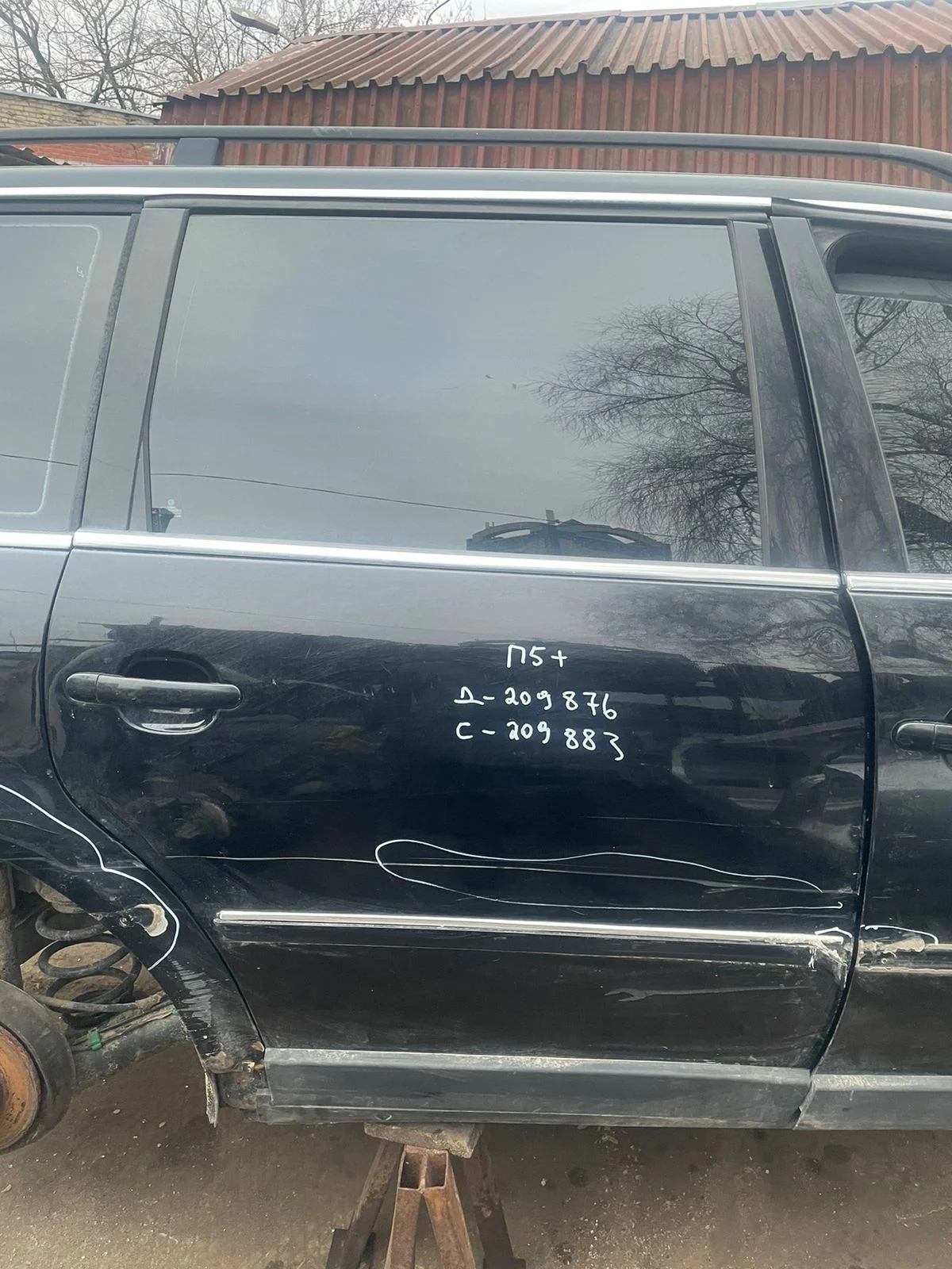 Дверь VOLKSWAGEN PASSAT B5,B5+ 1997- задняя левая универсал черная б/у PASSAT B5(1997-2000);PASSAT B5+(2001-2004)