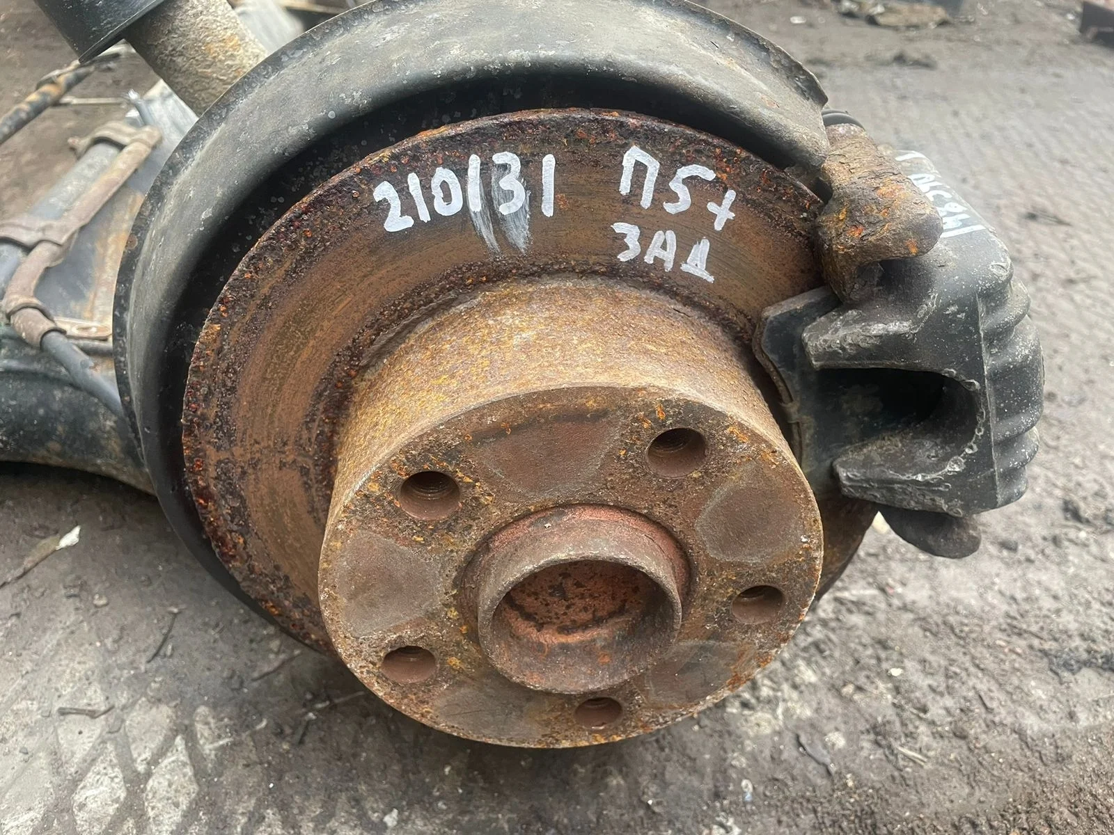 Диск тормозной AUDI A100/45, A6 C5, A6/45, VOLKSWAGEN PASSAT B5/B5+ 1991- задний б/у A100/45(1991-1994);A6/45(1994-1996);A6 C5(1997-2004);PASSAT B5(1997-2000);PASSAT B5+(2001-2004)