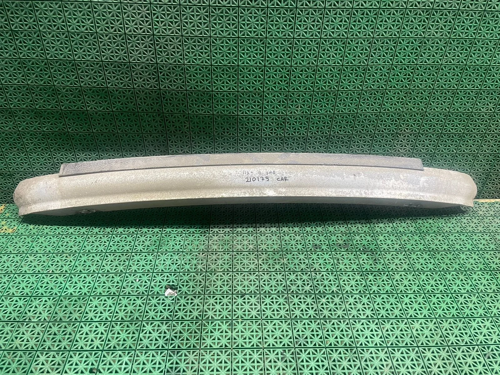 Усилитель бампера VOLKSWAGEN PASSAT B5/B5+ 1997- задний б/у PASSAT B5(1997-2000);PASSAT B5+(2001-2004)