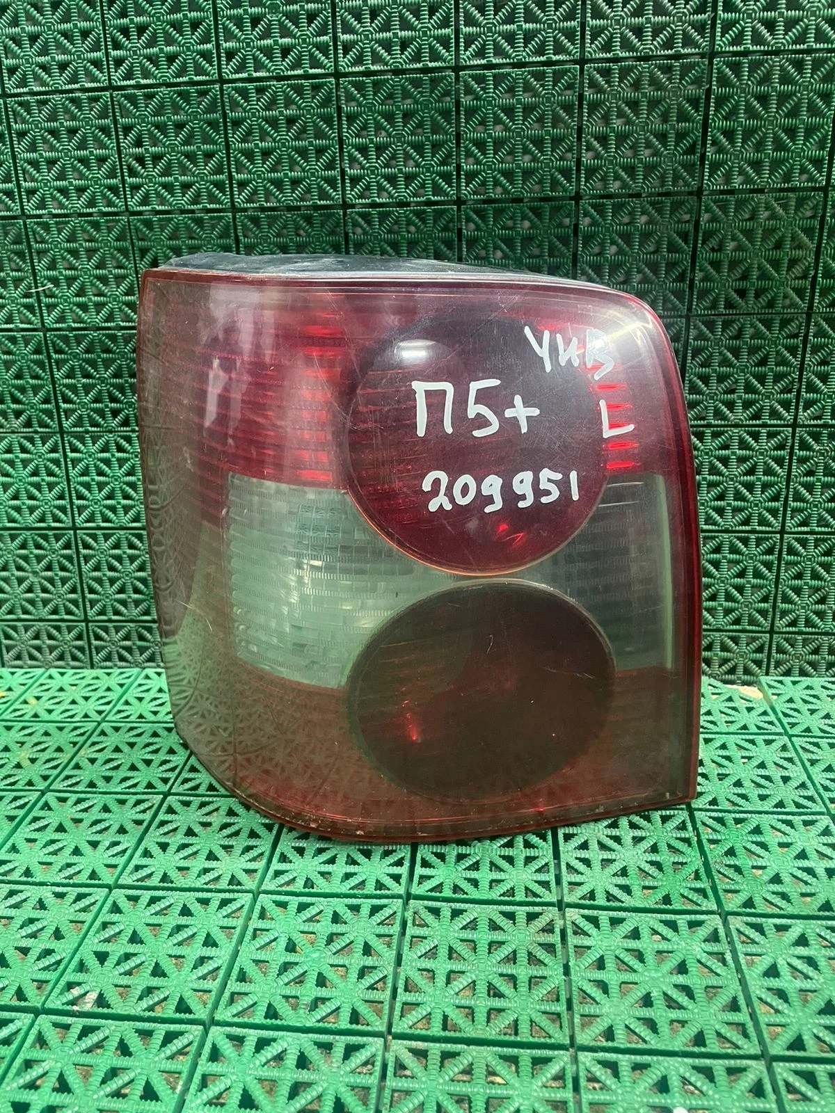 Фонарь VOLKSWAGEN PASSAT B5+ 2001- универсал левый б/у PASSAT B5+(2001-2004)