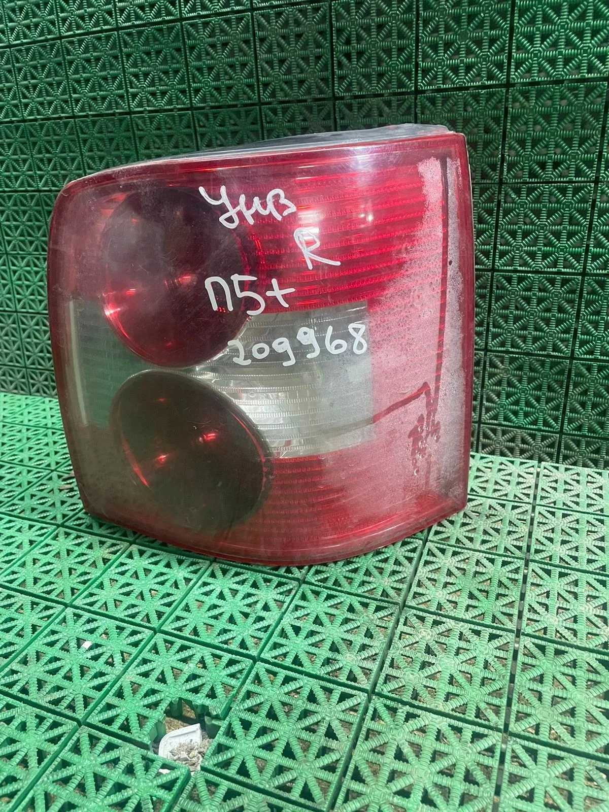 Фонарь VOLKSWAGEN PASSAT B5+ 2001- универсал правый б/у PASSAT B5+(2001-2004)