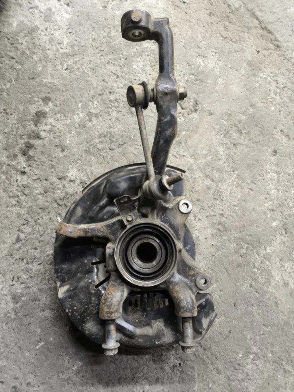 Кулак поворотный правый Toyota Hilux (2005-2015) 2014 432110K030 ПИКАП 2.5 D 2KDFTV