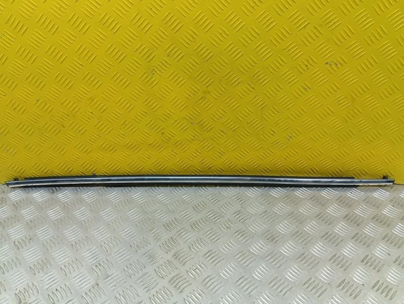 Молдинг стекла двери задней левой наружный Toyota Rav 4 (Ca40) (2012-2019) 2013 7574042040 2.2 D 2ADFTV