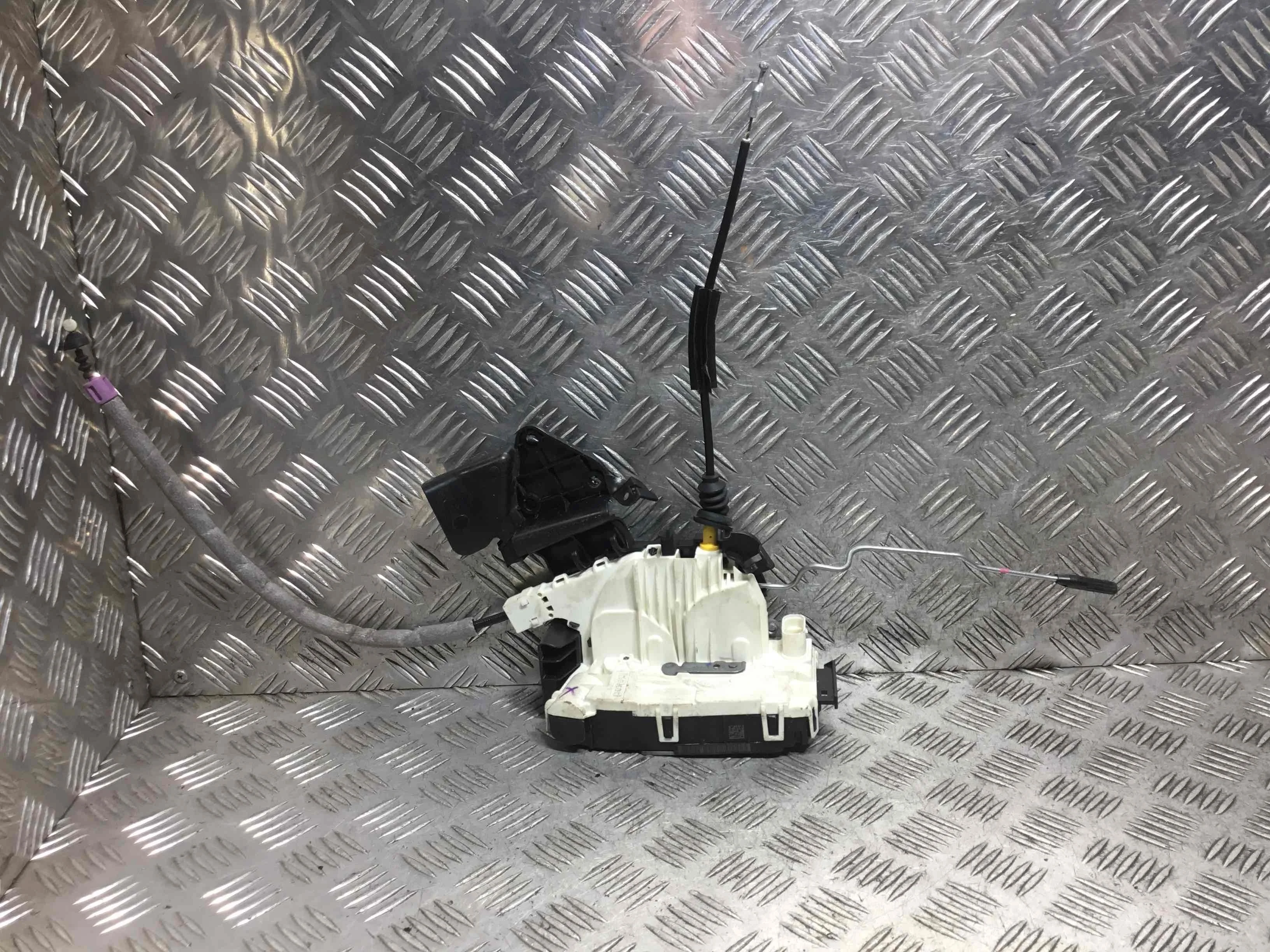 Замок двери передней левой Mercedes C-klasse W204/S204 (2007-2012) дизель 2.2 CDI Автомат Седан