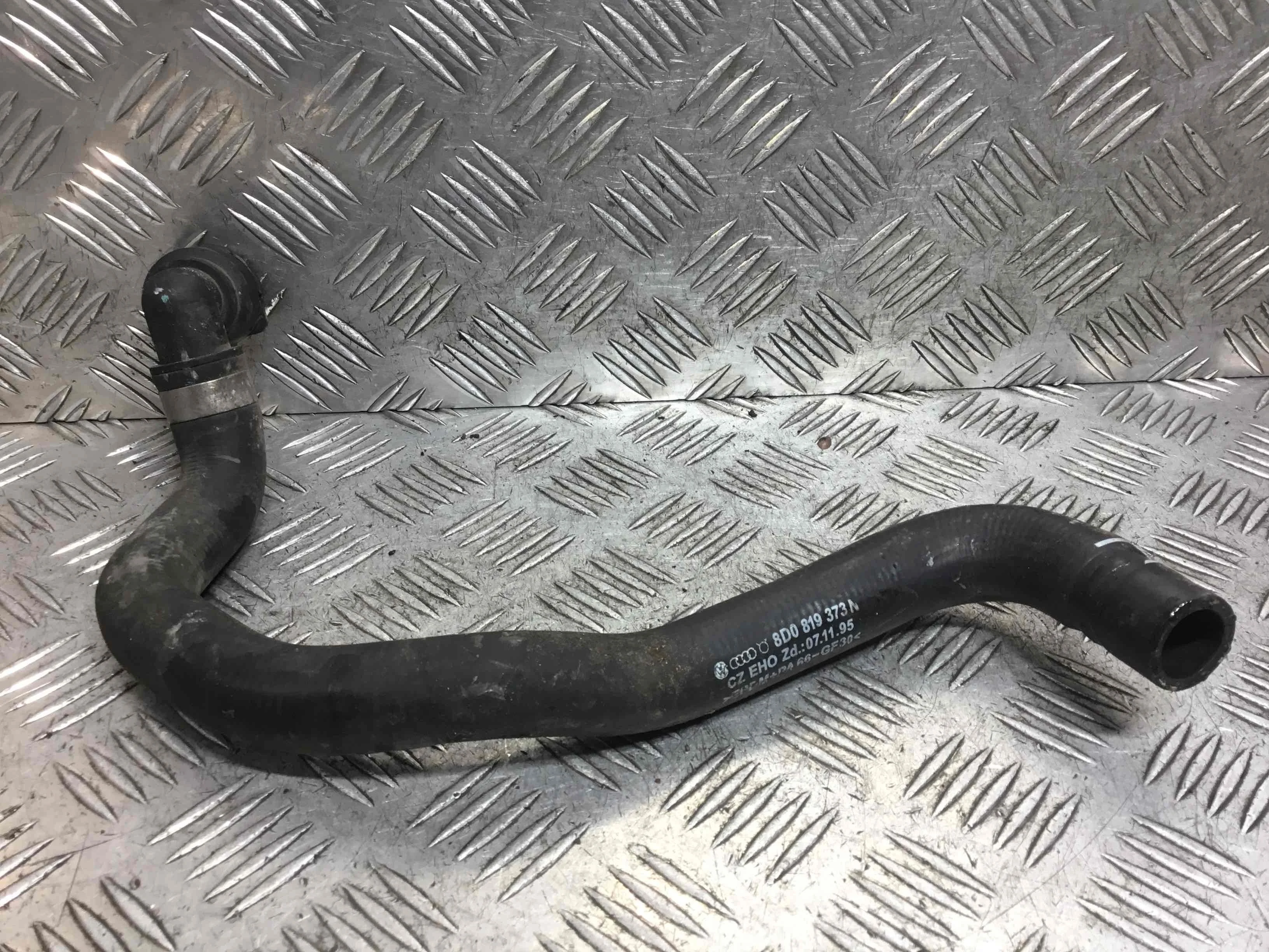 Патрубок отопителя (печки) Volkswagen Passat B5 (1996-2000) бензин 1.8 i Механика Универсал