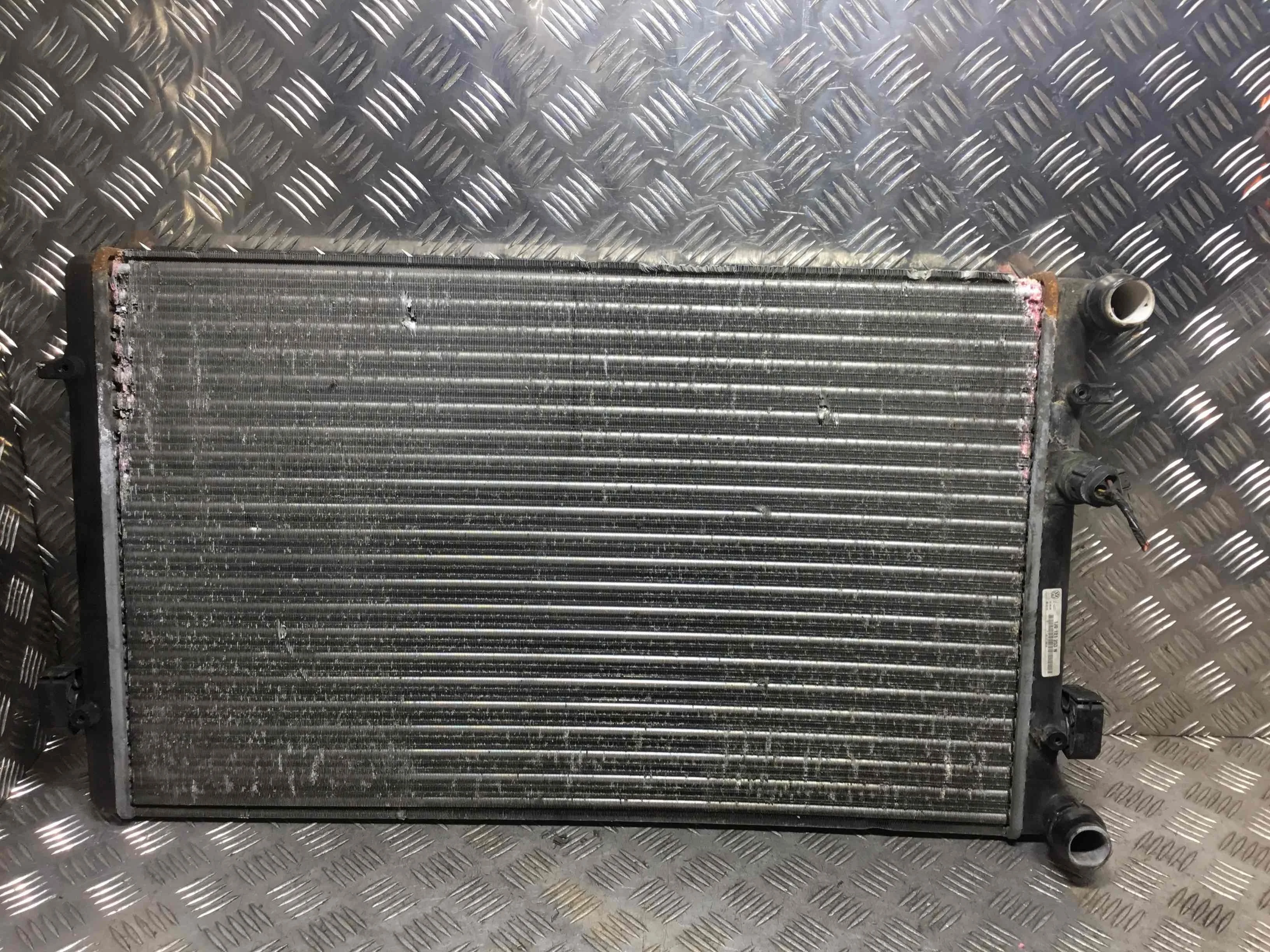 Радиатор (основной) Volkswagen Golf 4 поколение (1997-2004) дизель 1.9 TDI Механика Х/б