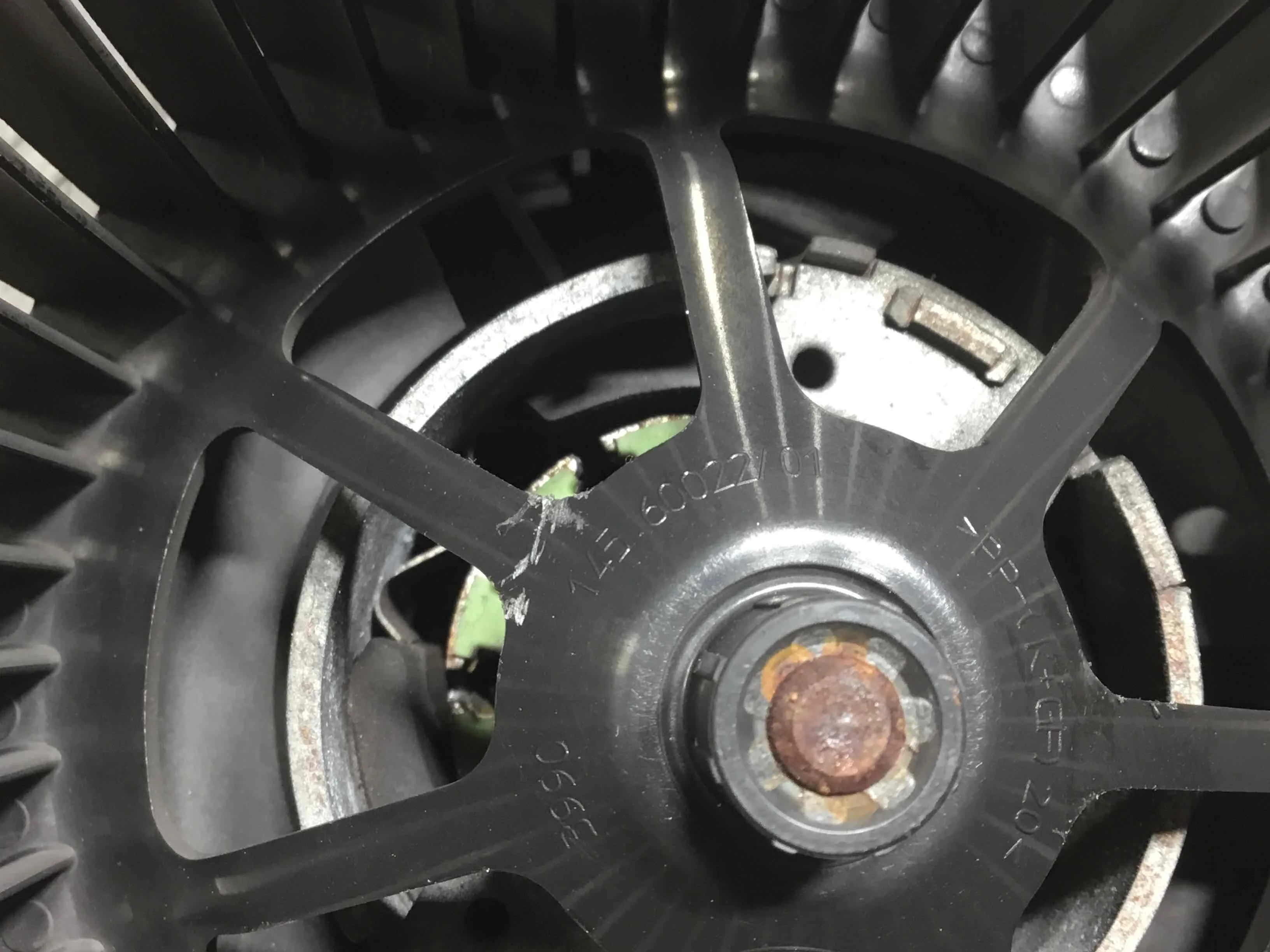 Моторчик печки Ford Focus 1 поколение [рестайлинг] (2001-2005) бензин 1.6 i Механика Х/б