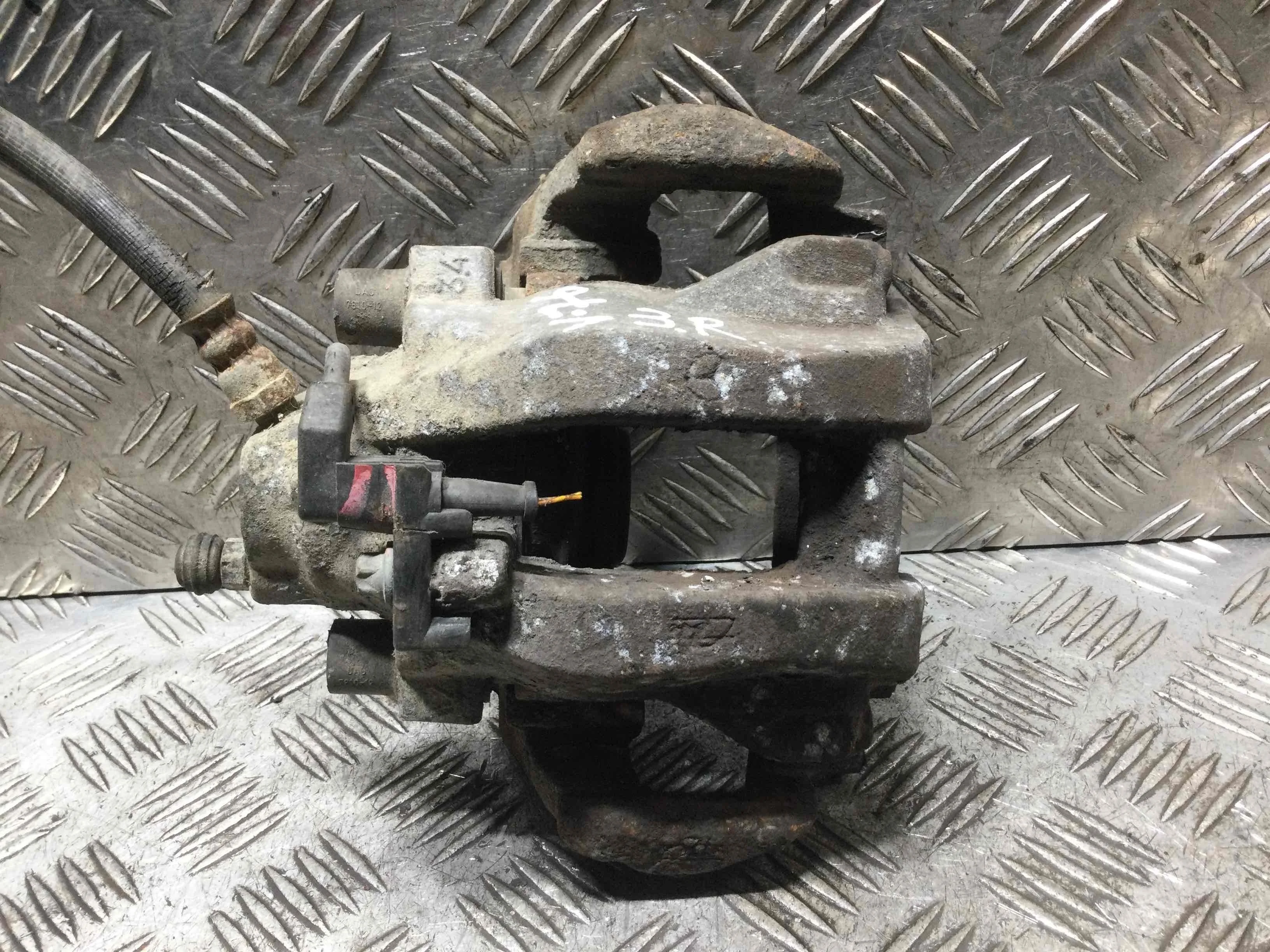 Суппорт задний правый Mercedes E-klasse E-klasse (W211) 2002 - 2009 дизель 3.2 CDI Автомат Универсал