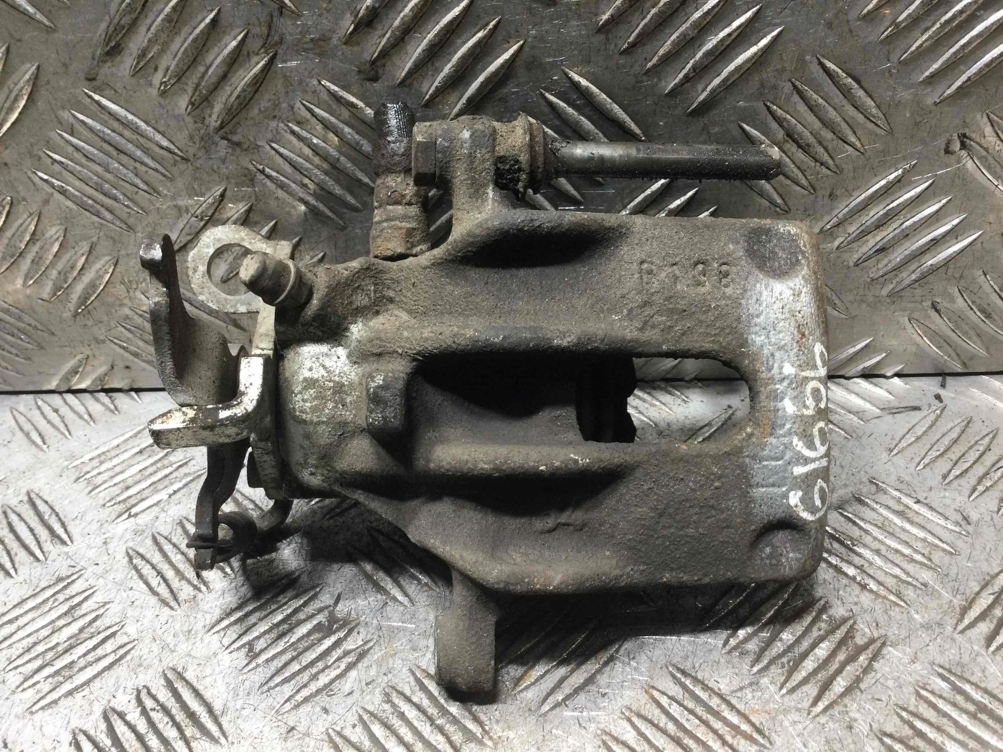 Суппорт задний правый Volkswagen Golf 3 поколение (1991-1997) бензин 1.4 i Механика Х/б