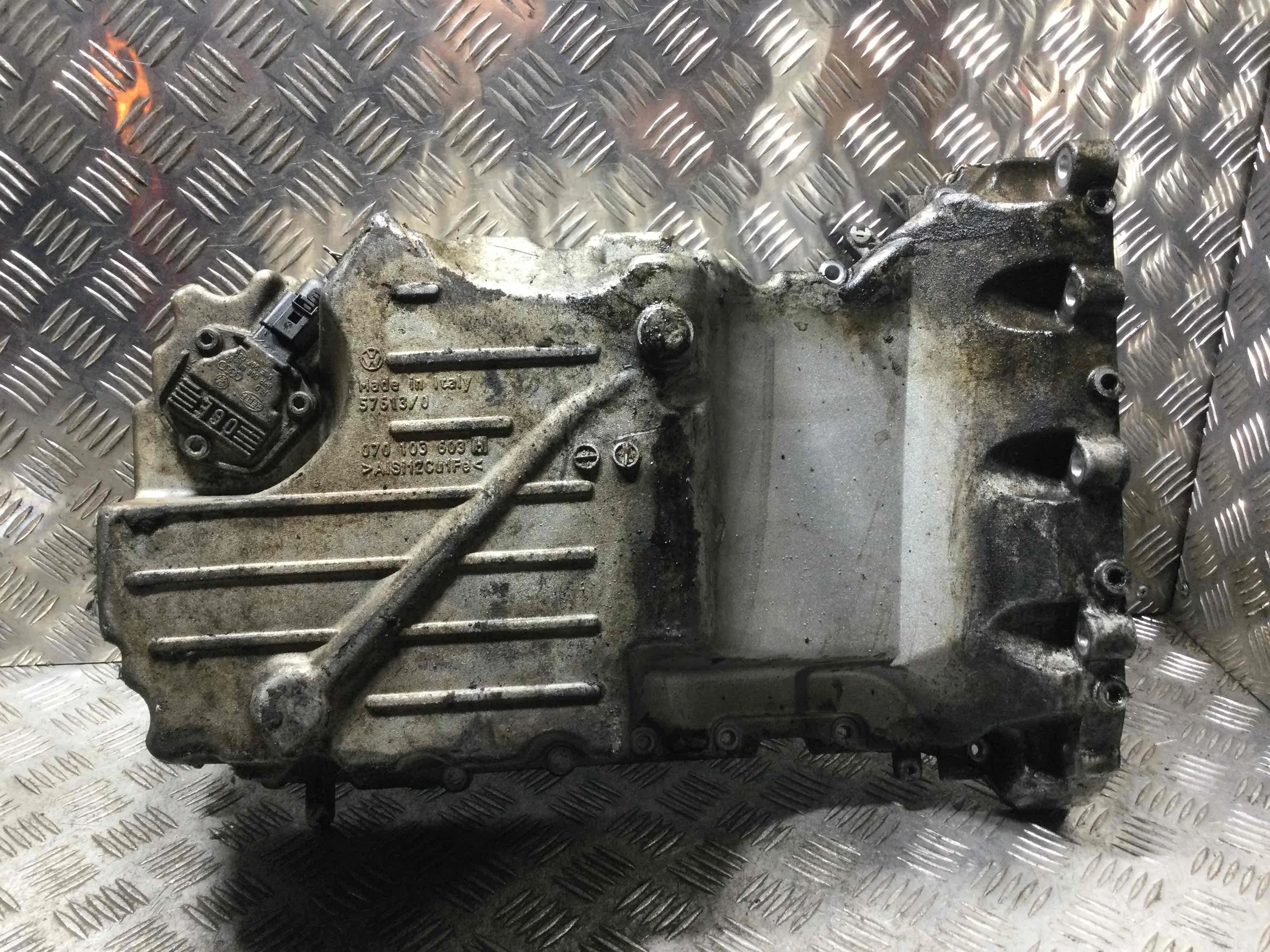 Поддон Volkswagen Touareg 1 поколение 2002-2007 дизель 2.5 TDI Автомат Кроссовер