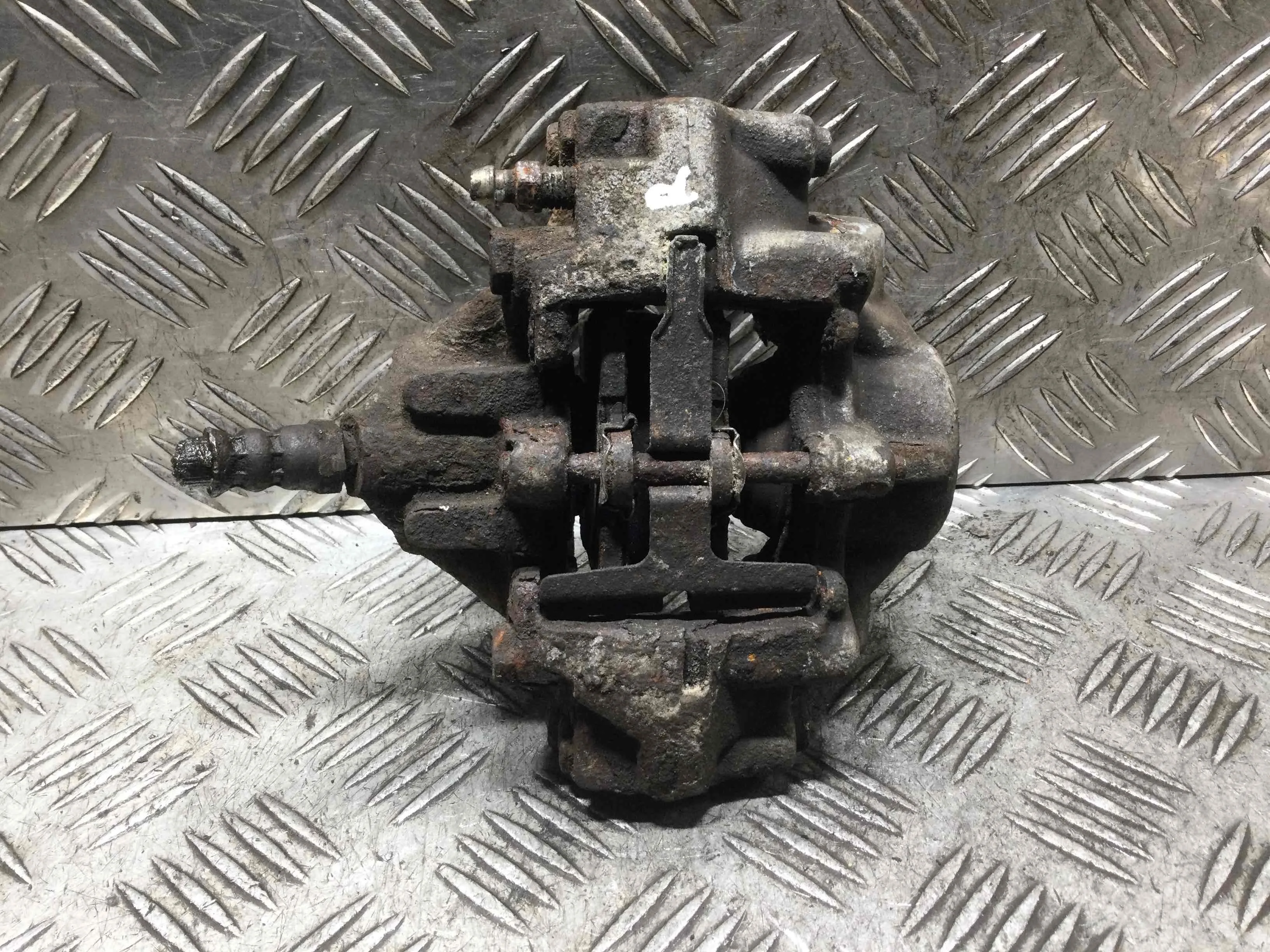 Суппорт задний правый Mercedes C-klasse W203/S203/CL203 (2000-2004) бензин 1.8 i Автомат Седан