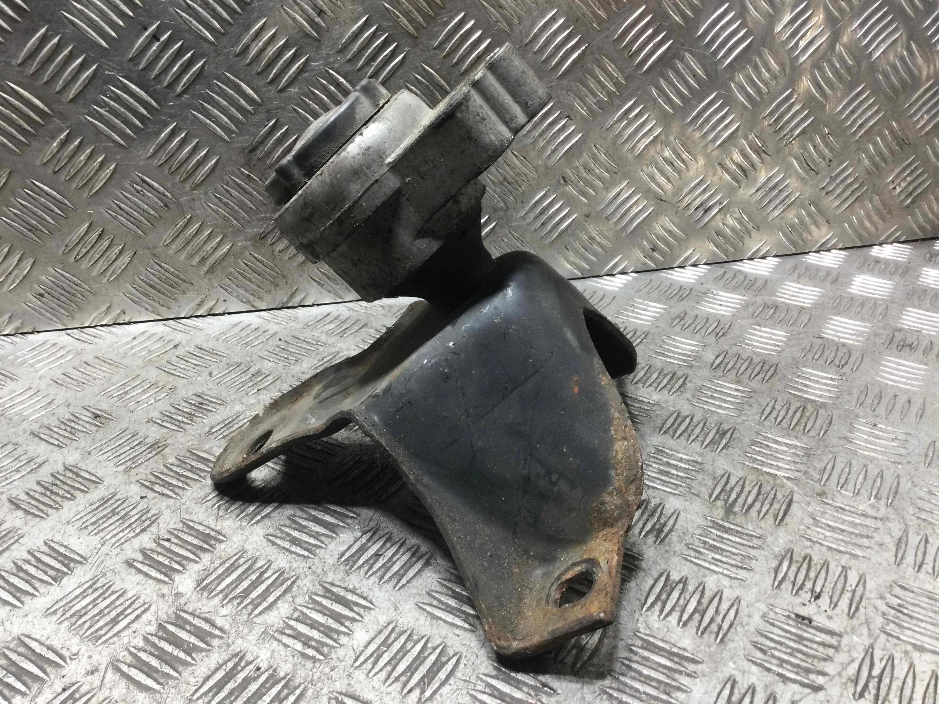 Подушка крепления двигателя Ford Focus 1 поколение (1998-2001) бензин 1.6 i Механика Универсал