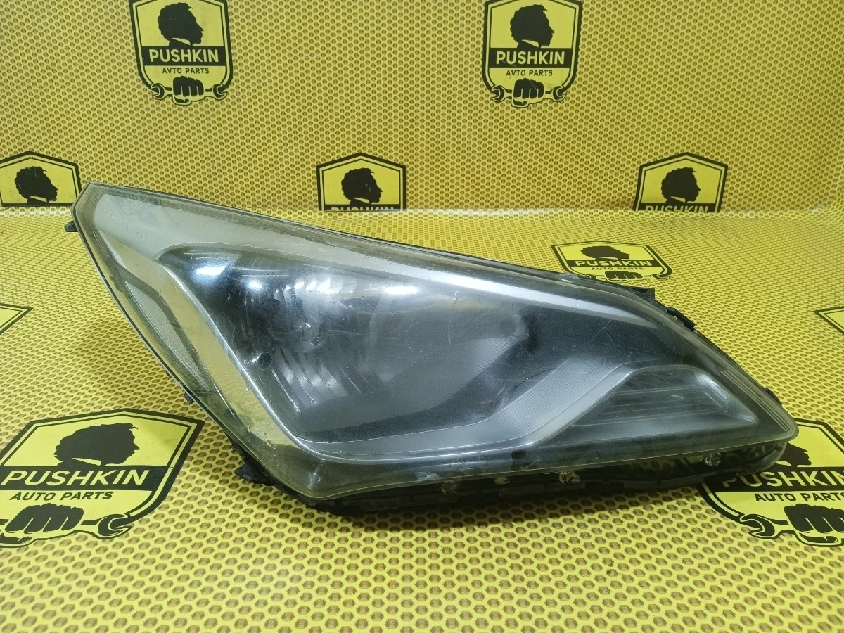 Фара Hyundai Solaris 2015 921024L600 RB G4FC, правая