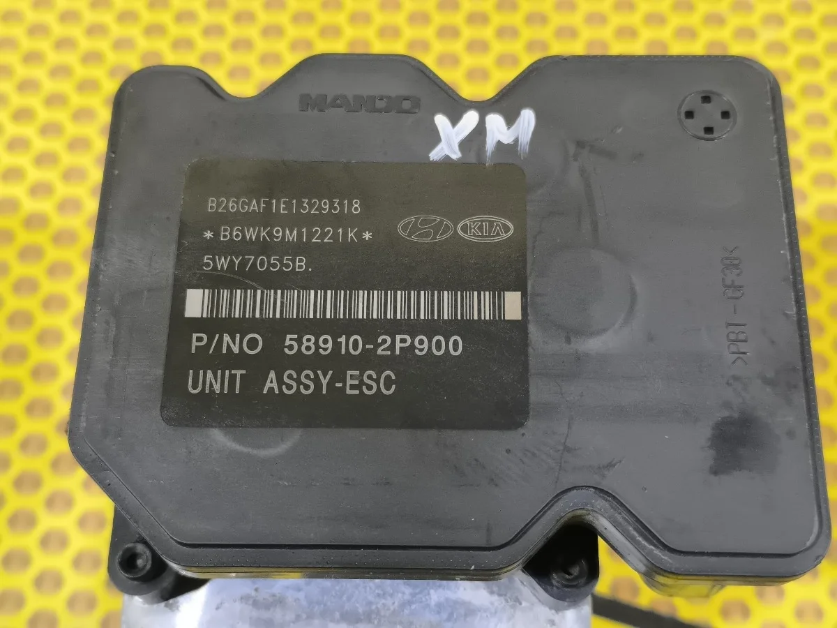 Блок АБС Kia Sorento 2010 589102P900 XM D4HB