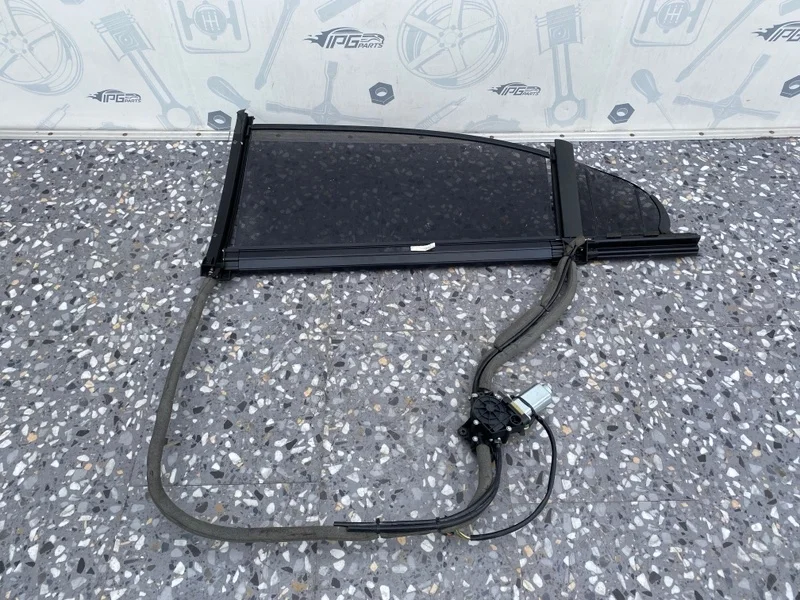 Солнцезащитная шторка задней правой двери Mercedes-benz 2006 W221