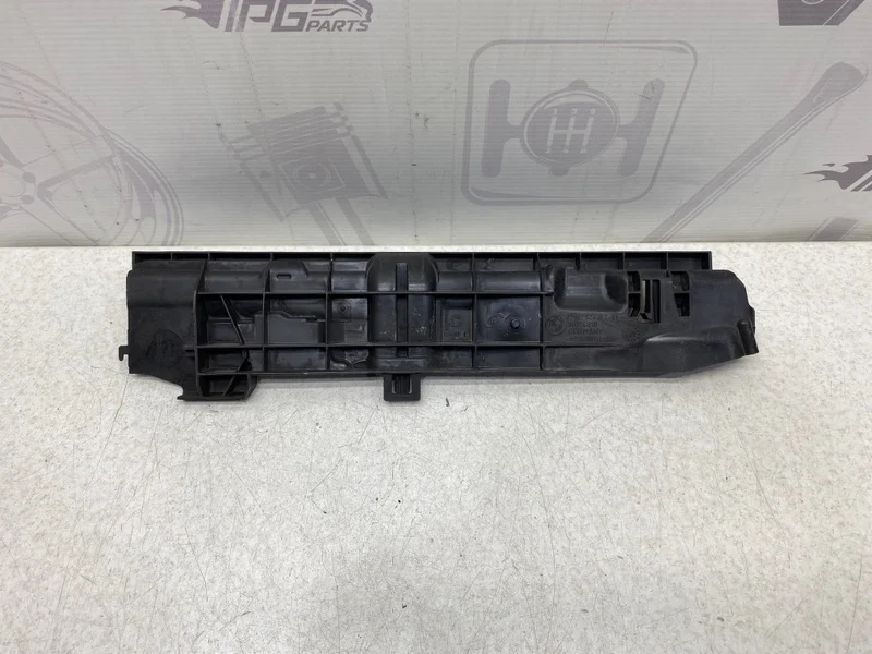 Рамка радиатора левая BMW 1 2005 E87