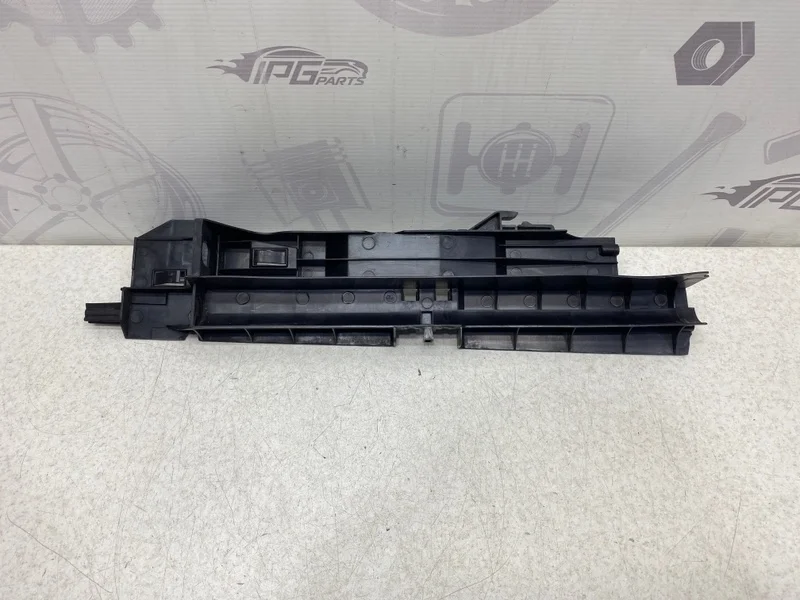 Рамка радиатора левая BMW X6 2013 E71