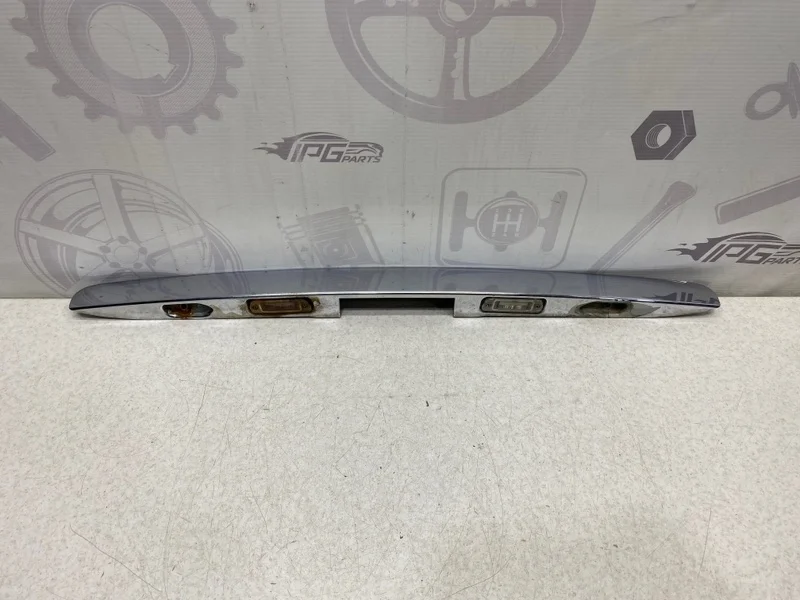 Накладка крышки багажника Mercedes-benz W164