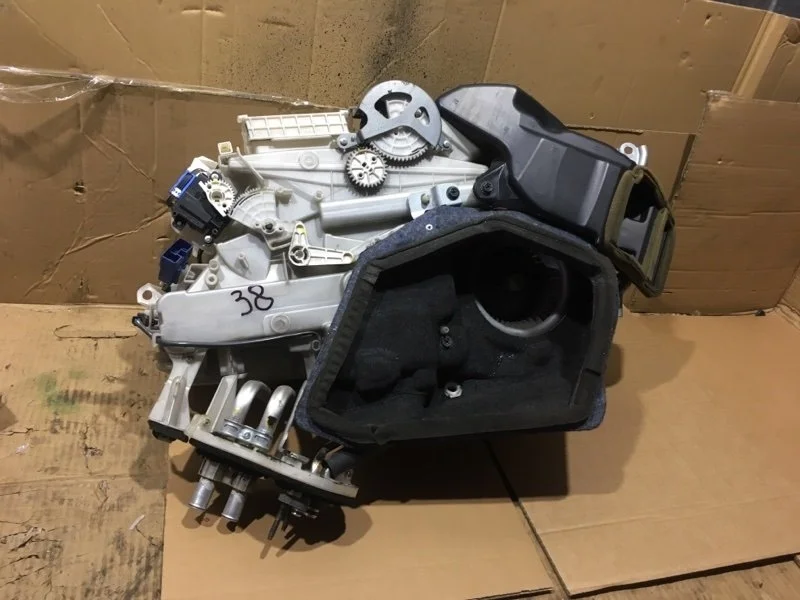 Корпус отопителя Toyota Land Cruiser 2011 8703060030 URJ200 1VD-FTV 4.5, задний