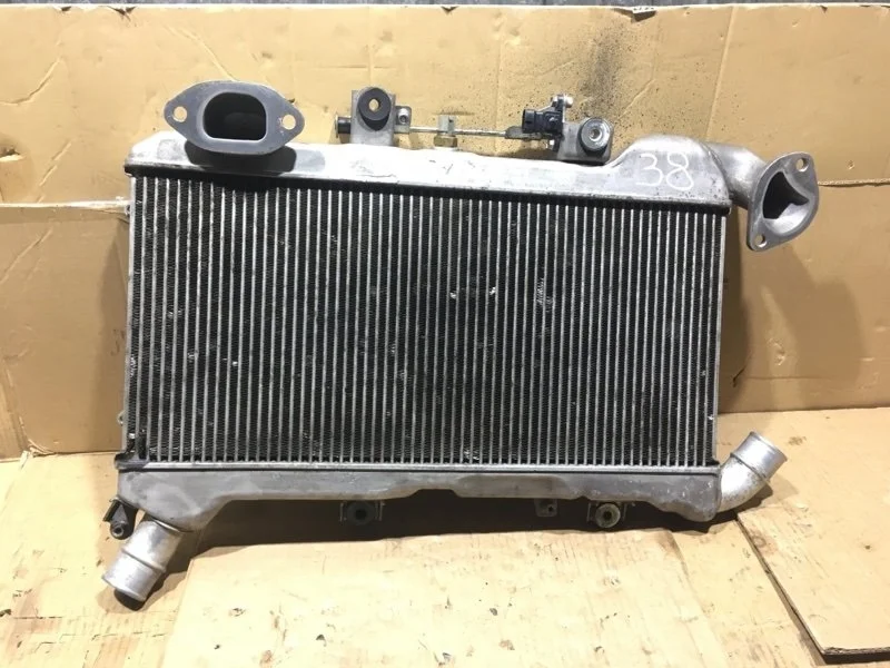 Интеркулер Toyota Land Cruiser 2011 1790051020 URJ200 1VD-FTV 4.5