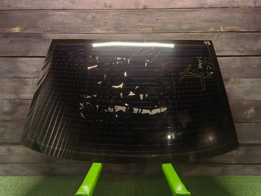 Стекло заднее Audi A6 C5