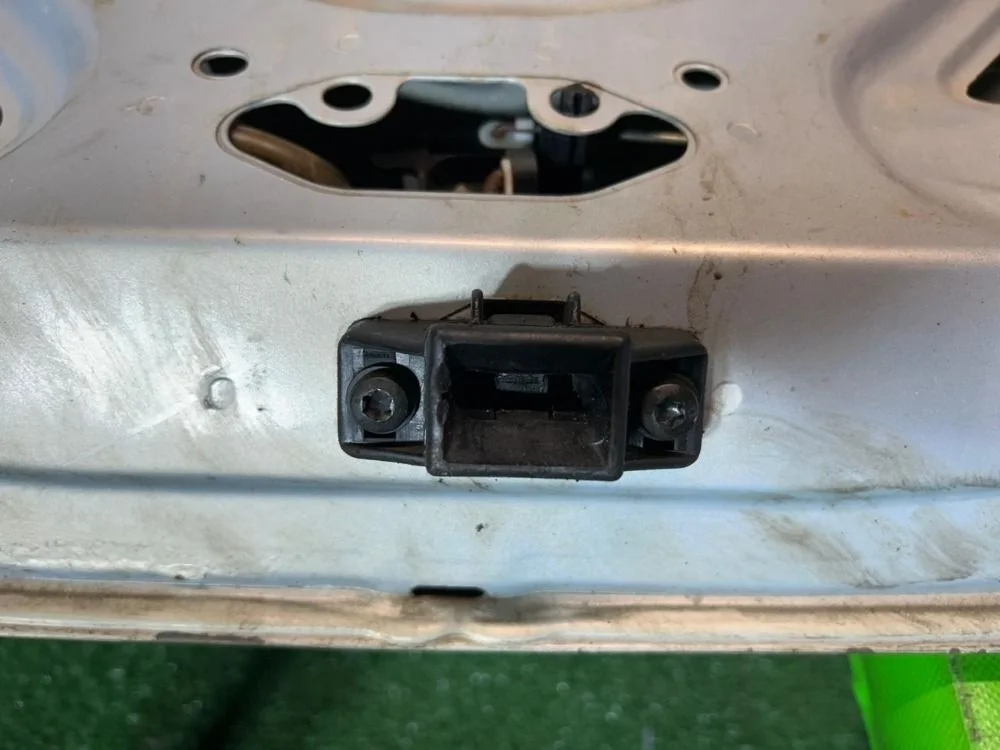 Замок багажника Renault Symbol