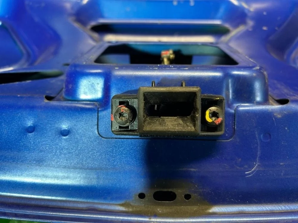 Замок багажника Renault Logan 1.