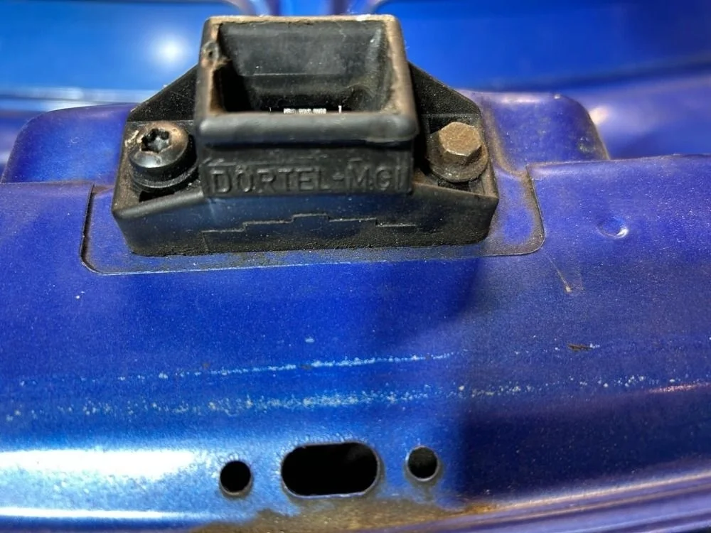 Замок багажника Renault Logan 1.