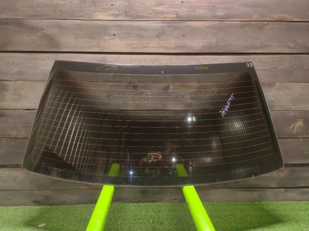 Стекло заднее Hyundai Accent