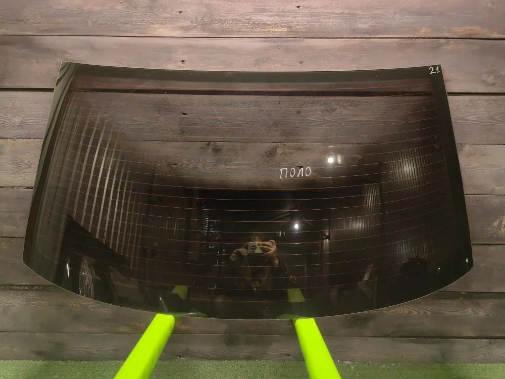 Стекло заднее Volkswagen Polo V