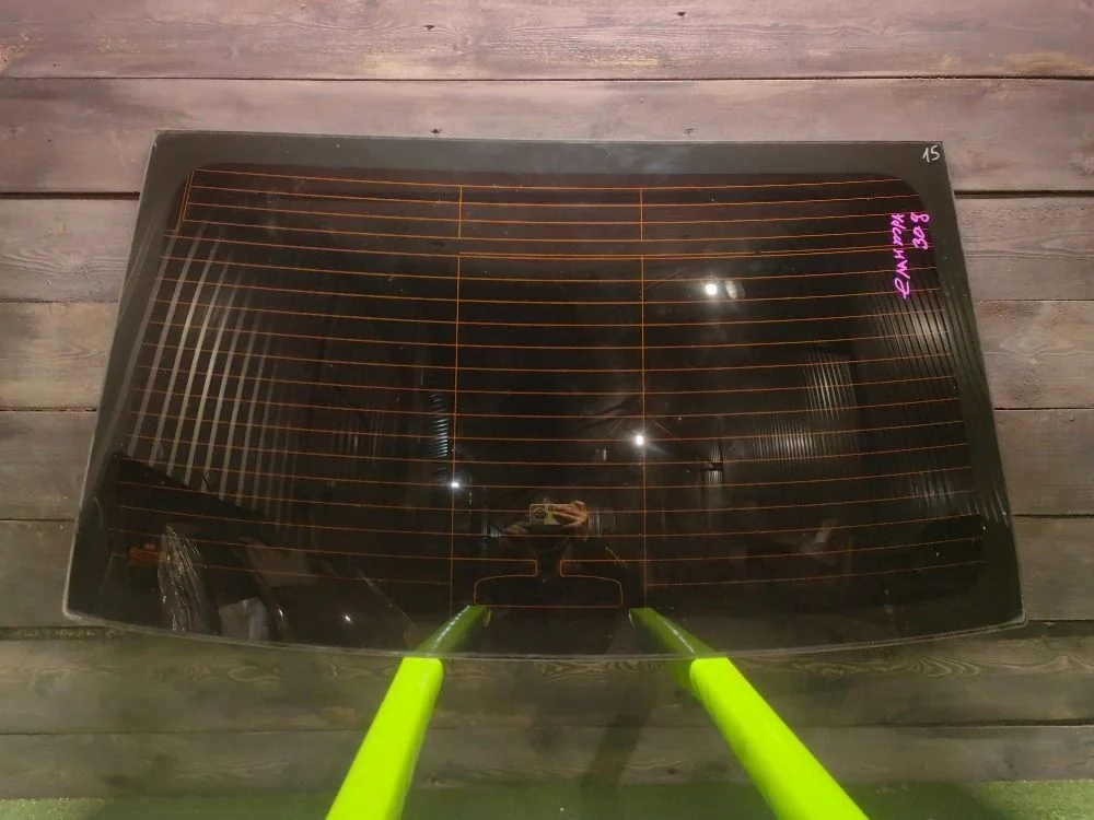 Стекло заднее Hyundai Elantra 4