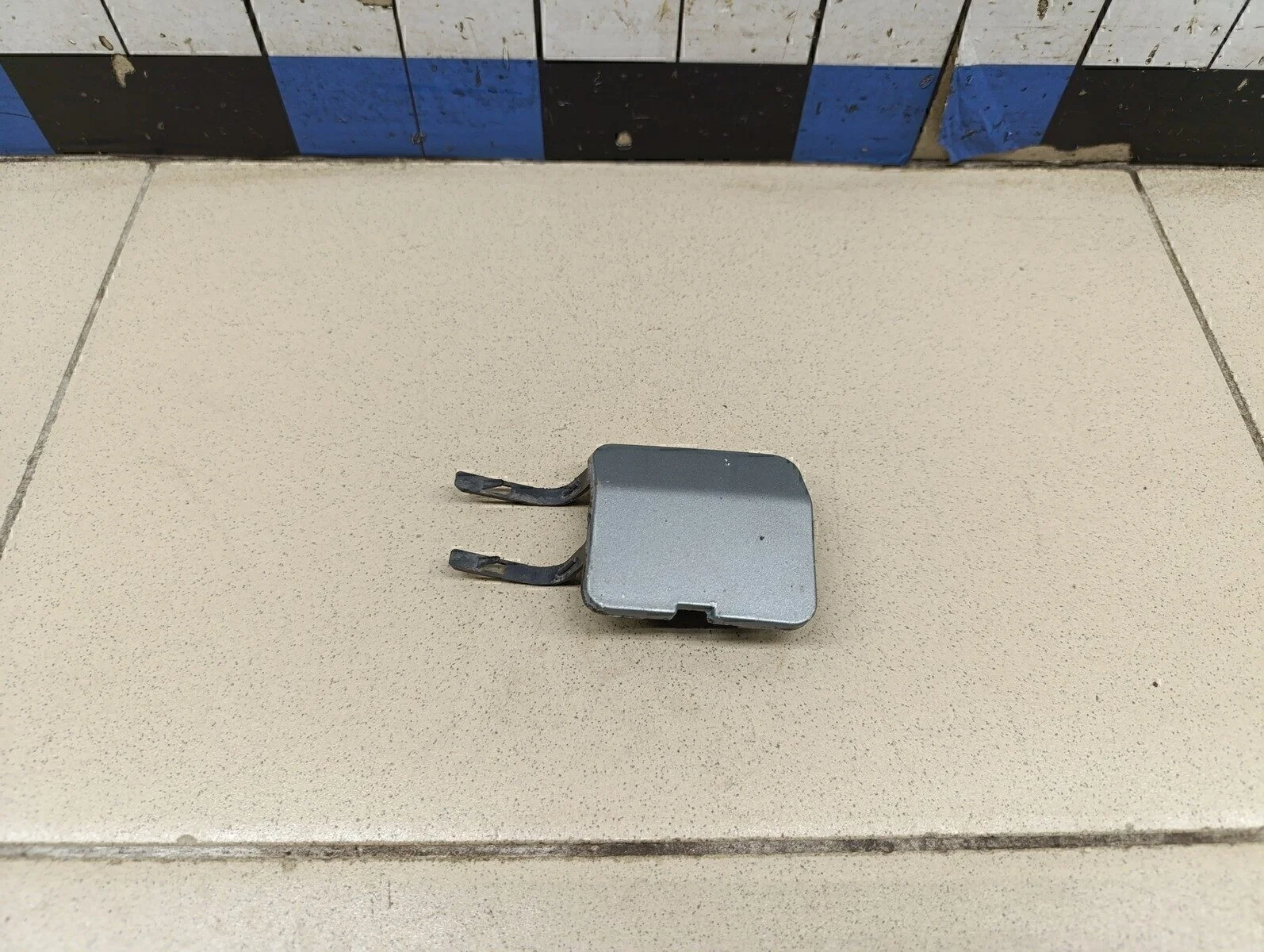 Заглушка буксировочного крюка Sandero 2009-2014