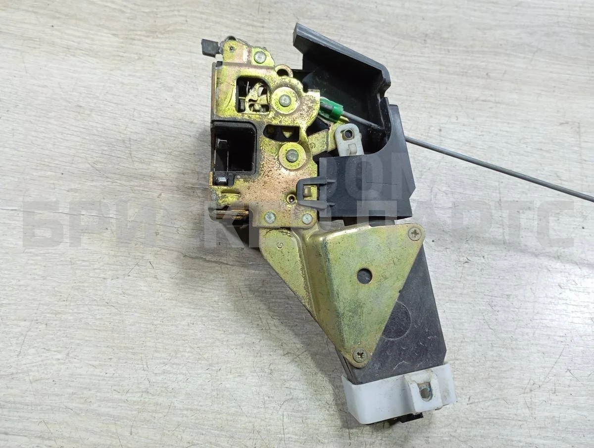 Замок двери задней Митсубиси Каризма I  рестайлинг