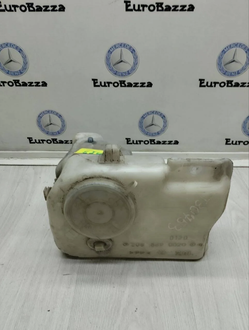 Бачок омывающей жидкости Mercedes W208