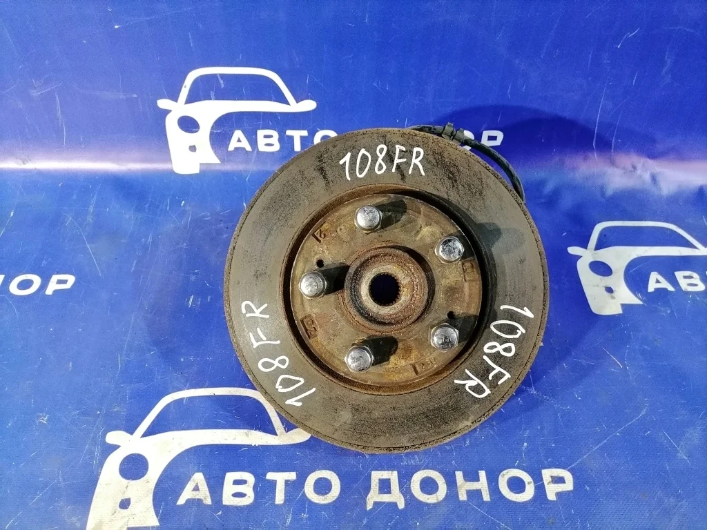 ступица MITSUBISHI CHARIOT GRANDIS N94W 4G64