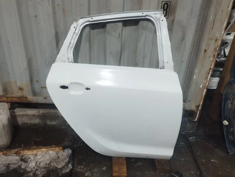 Дверь задняя правая Opel Astra J 2011 13285611 ХЭТЧБЕК A16XER
